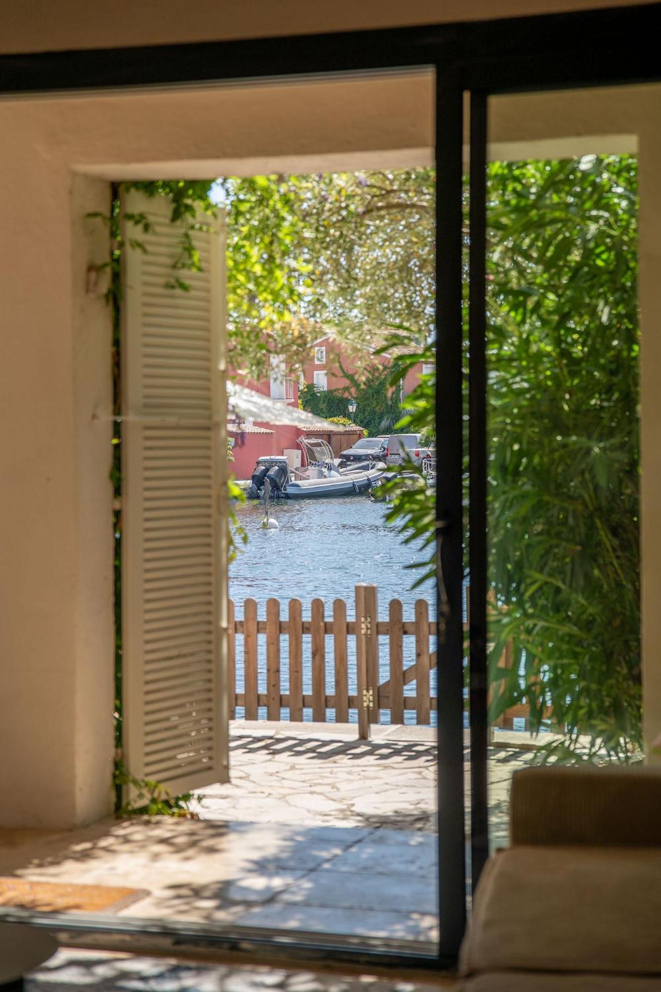 Appartement Amour Terrasse Sur L'Eau Grimaud Extérieur photo