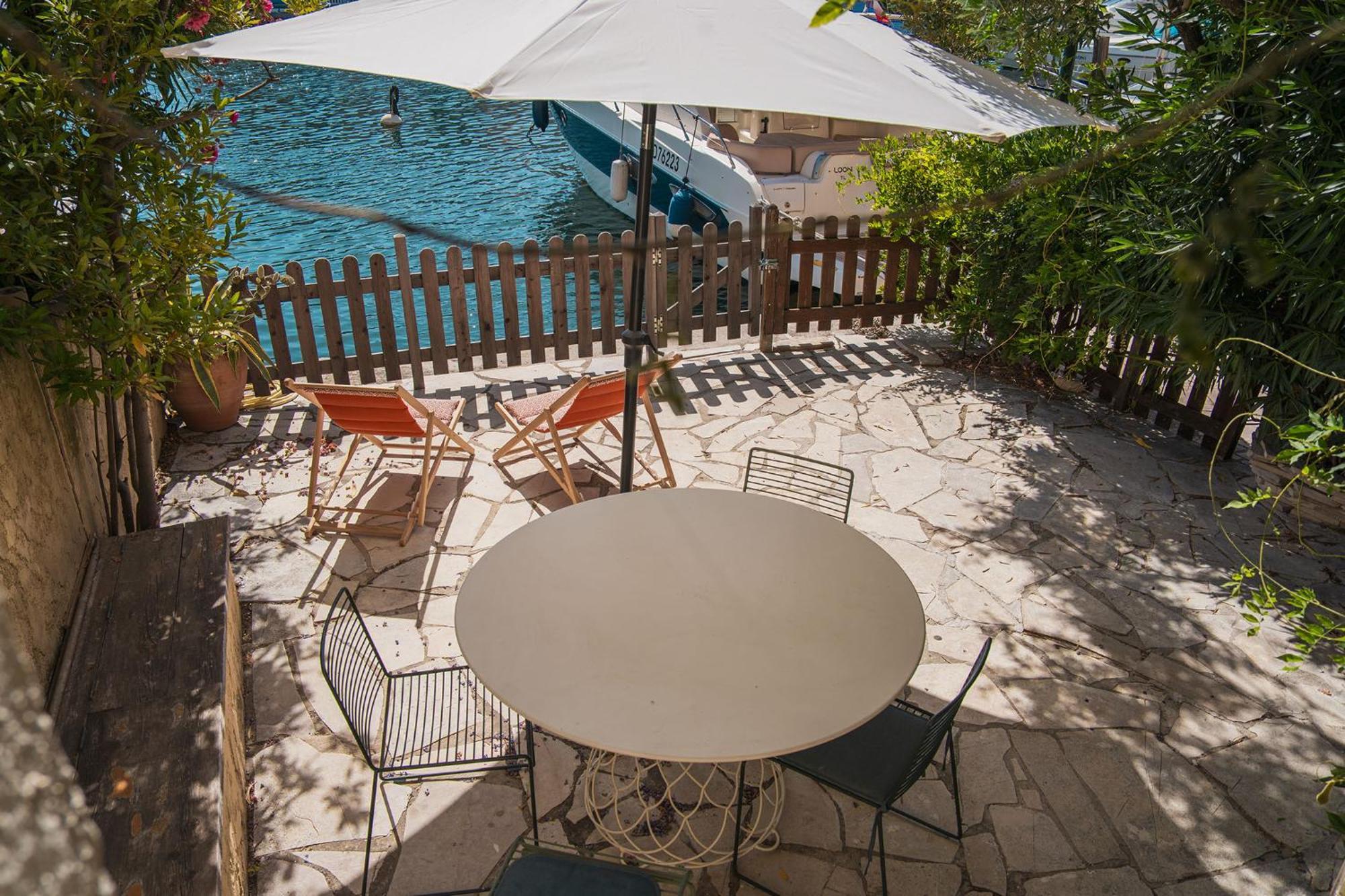 Appartement Amour Terrasse Sur L'Eau Grimaud Extérieur photo